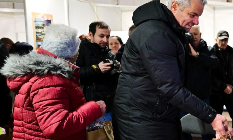 Župan Arsenovič in nadškof Cvikl obiskala Ljudsko kuhinjo Betlehem