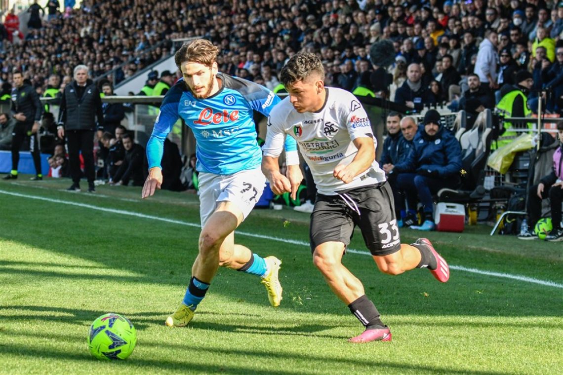 Interju milanski derbi, vodilni Napoli zanesljiv