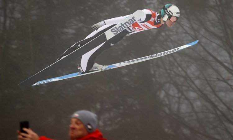 Domen Prevc četrti v kvalifikacijah, šest Slovencev na tekmo
