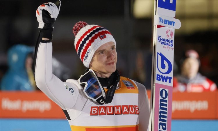 Granerud na vrhu po prvi seriji, Prevc tretji
