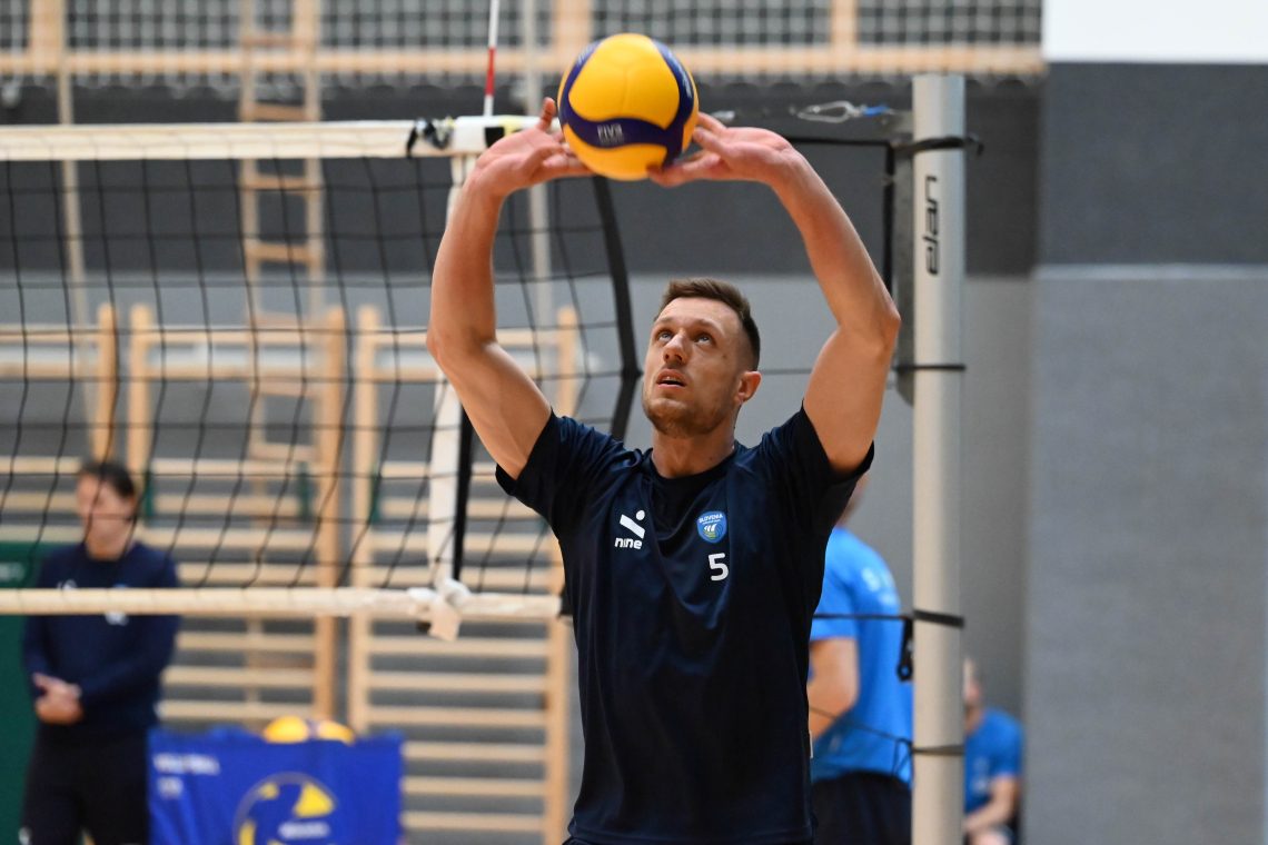 Slovenska odbojkarska reprezentanca priprave nadaljuje z novimi močmi