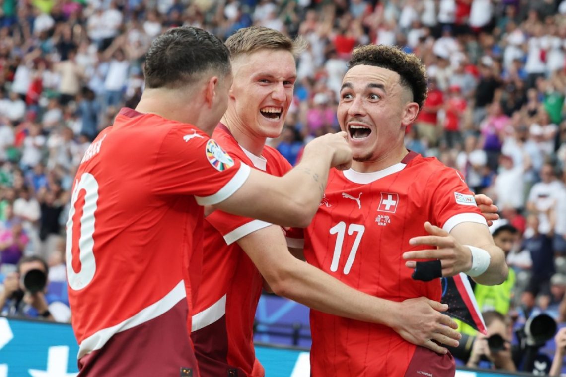 Švicarji po zmagi nad Italijani prvi četrtfinalisti nogometnega EP