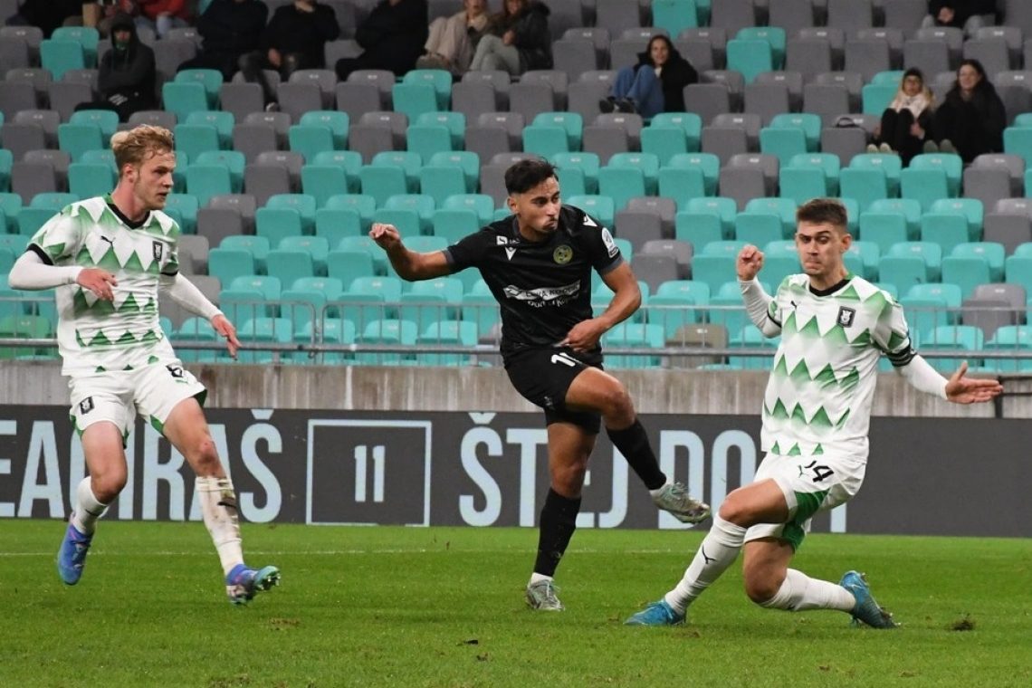 Nogometaši Kopra so v 11. krogu Prve lige Telemach v Ljubljani premagali Olimpijo z 1:0
