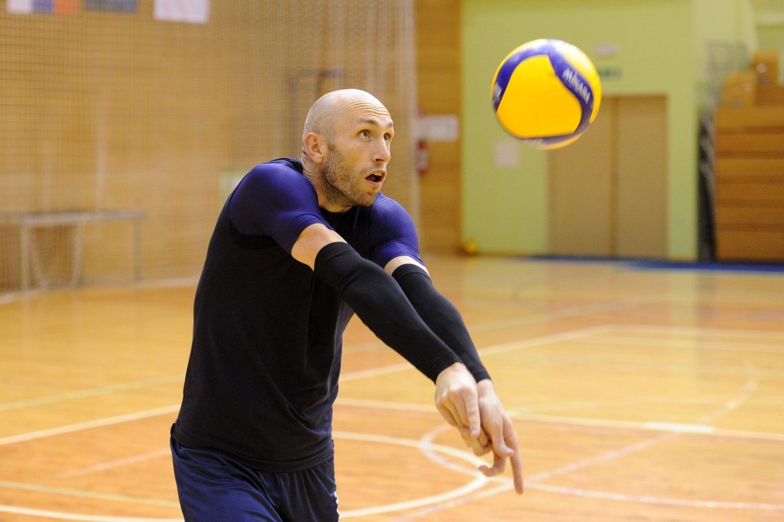 Slovenski odbojkarji in odbojkarice uspešni na evropskih in azijskih igriščih