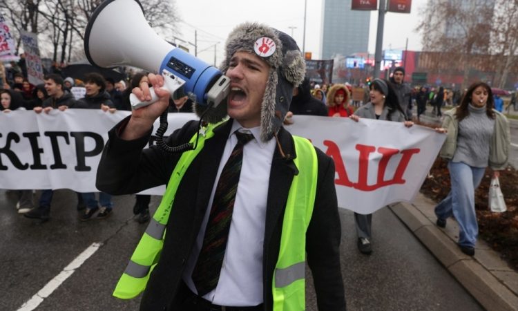 Študentski protesti v Beogradu, Novem Sadu in Čačku zaradi neizpolnjenih zahtev