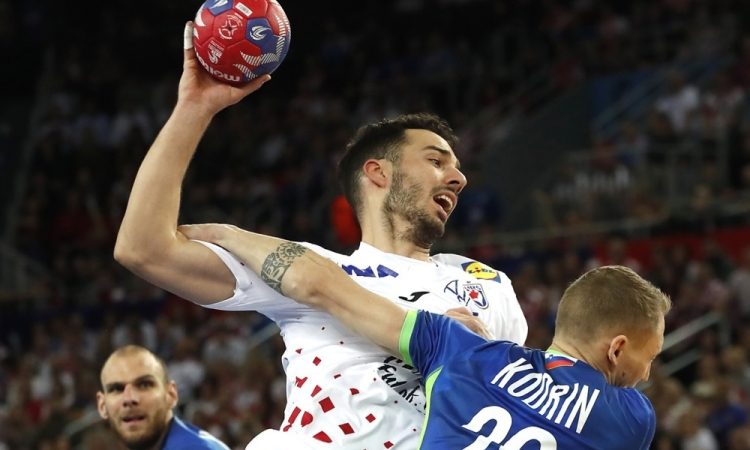 Slovenski rokometaši po hudem boju izgubili proti Hrvatom