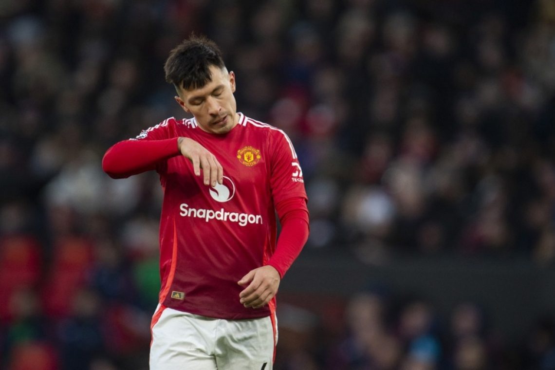 Lisandro Martinez končal sezono po strgani križni vezi