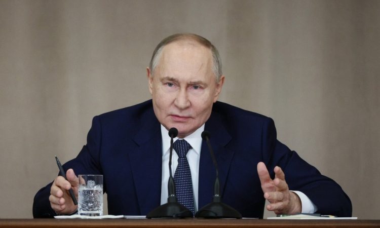 Putin: V Rusiji zaradi terorizma lani obsojenih 1.075 ljudi