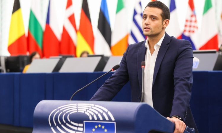 Evropski parlament poziva k trdnim varnostnim jamstvom za Ukrajino