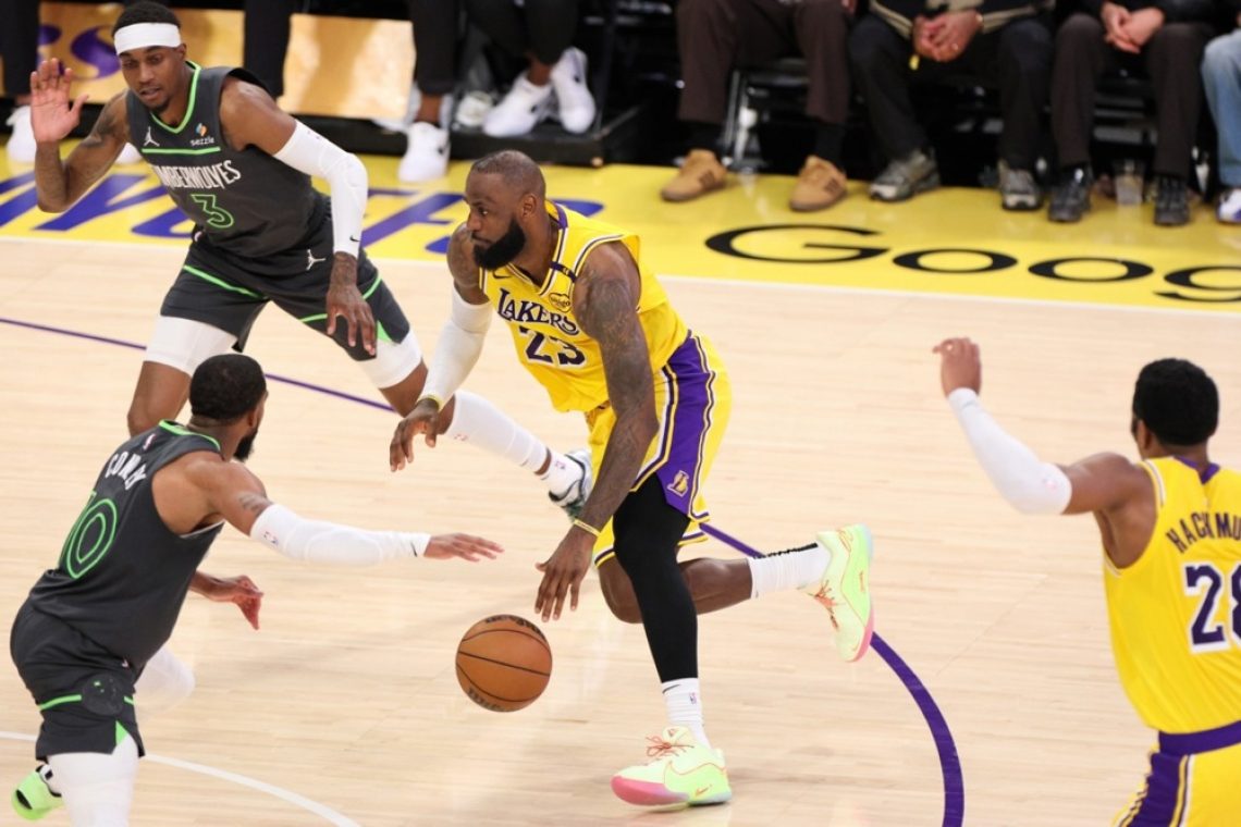 LeBron James brez odgovora o nadaljevanju kariere
