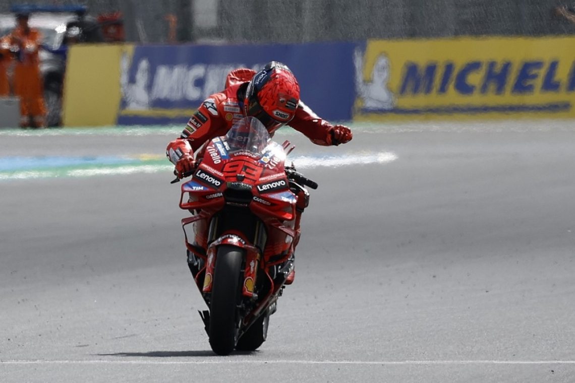 Marc Marquez zmagovalec sprinta, Bagnaia v pesku 
