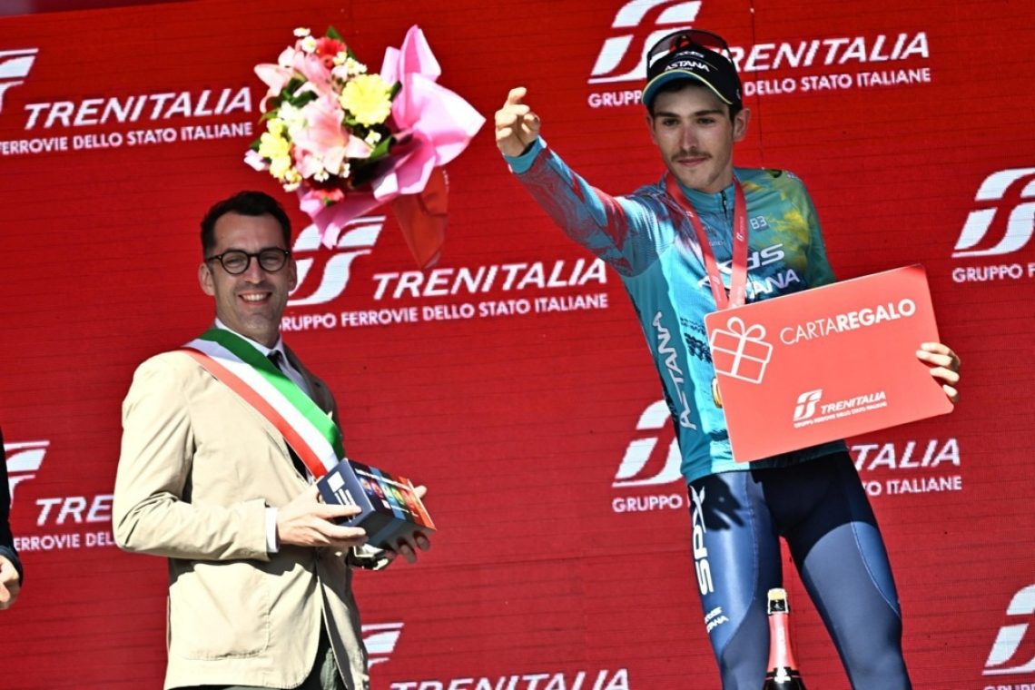Carapaz strl Yatesa in del Tora, odpadel Ayuso, Roglič odstopil 