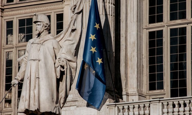 Evropska komisija se bo prihodnji četrtek soočila z glasovanjem o nezaupnici