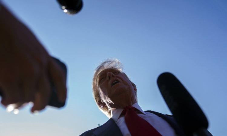 Trump napovedal 50-odstotno možnost trgovinskega dogovora z EU, EU pripravlja povračilne ukrepe