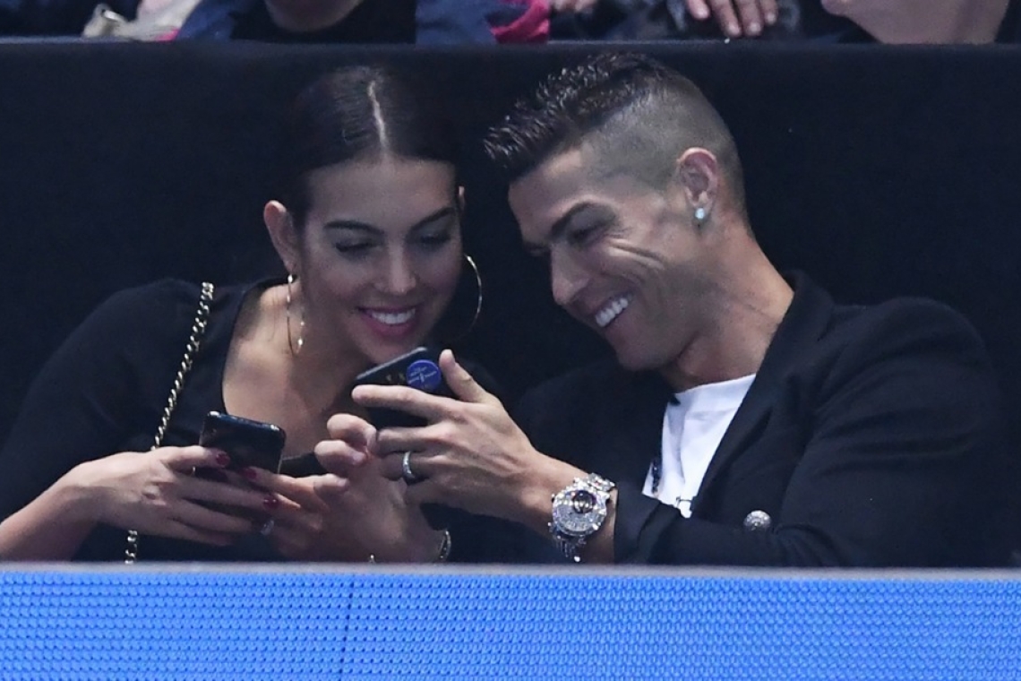 Cristiano Ronaldo in Georgina Rodríguez po osmih letih oznanila zaroko