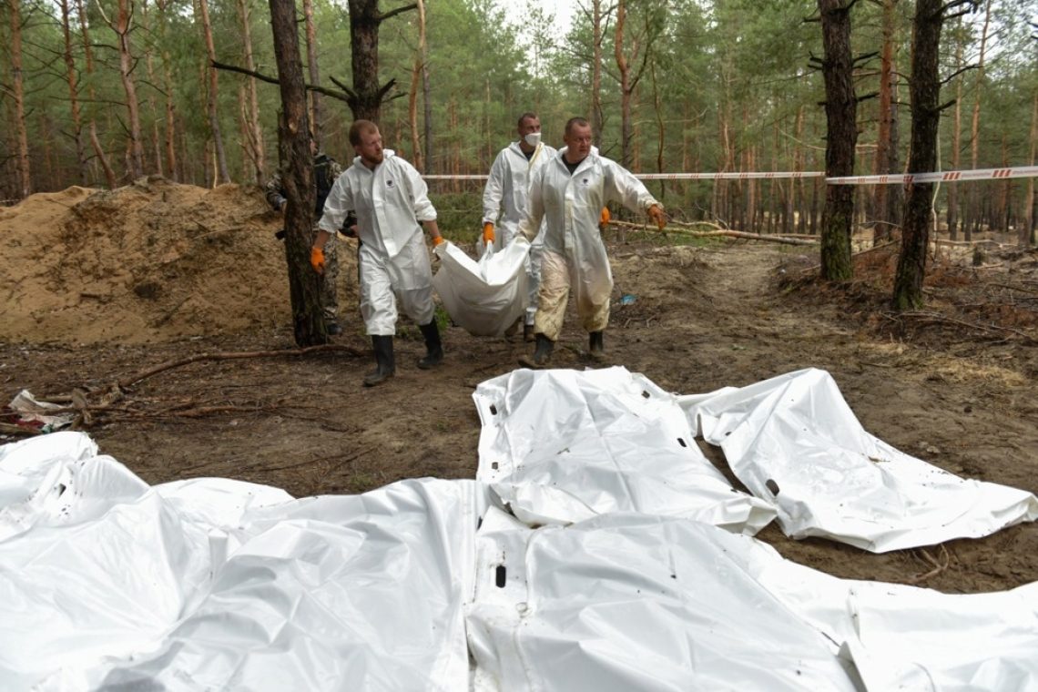 Ukrajina ob vrnitvi šest tisoč trupel začenja največjo forenzično identifikacijo doslej