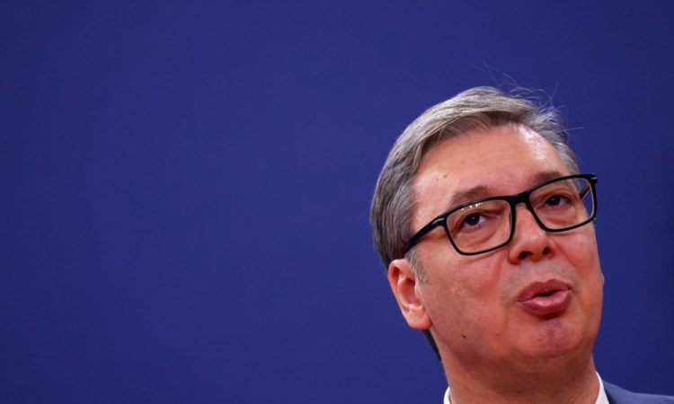 Vučić napovedal omejitev trgovskih marž za 3000 izdelkov