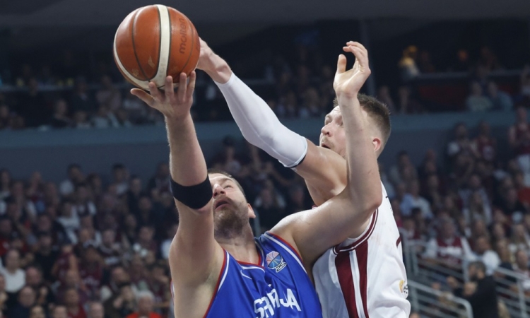Dončić in Jokić dosegla po 39 točk, Srbi zmagali, Slovenci izgubili