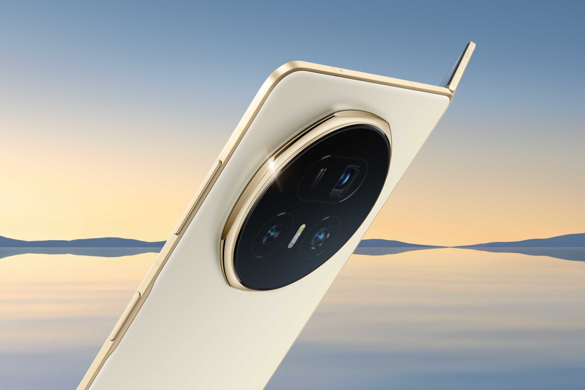 Honor in Qualcomm predstavila zložljivi telefon prihodnosti Honor Magic V5