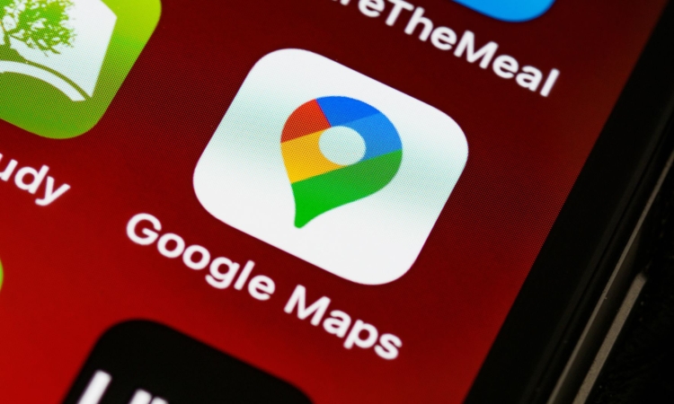 Google Maps ima funkcijo, ki močno olajša orientacijo peš