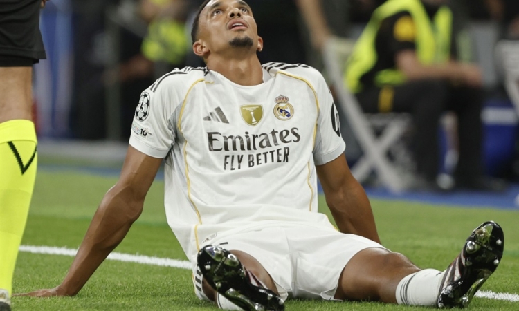 Real Madrid več tednov brez Alexander-Arnolda