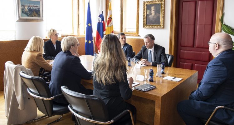 Novomeški župan in predsednica republike o potrebi po sistemskih spremembah