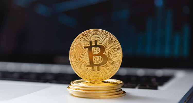 Vrednost bitcoina po volilni zmagi Donalda Trumpa občutno niha