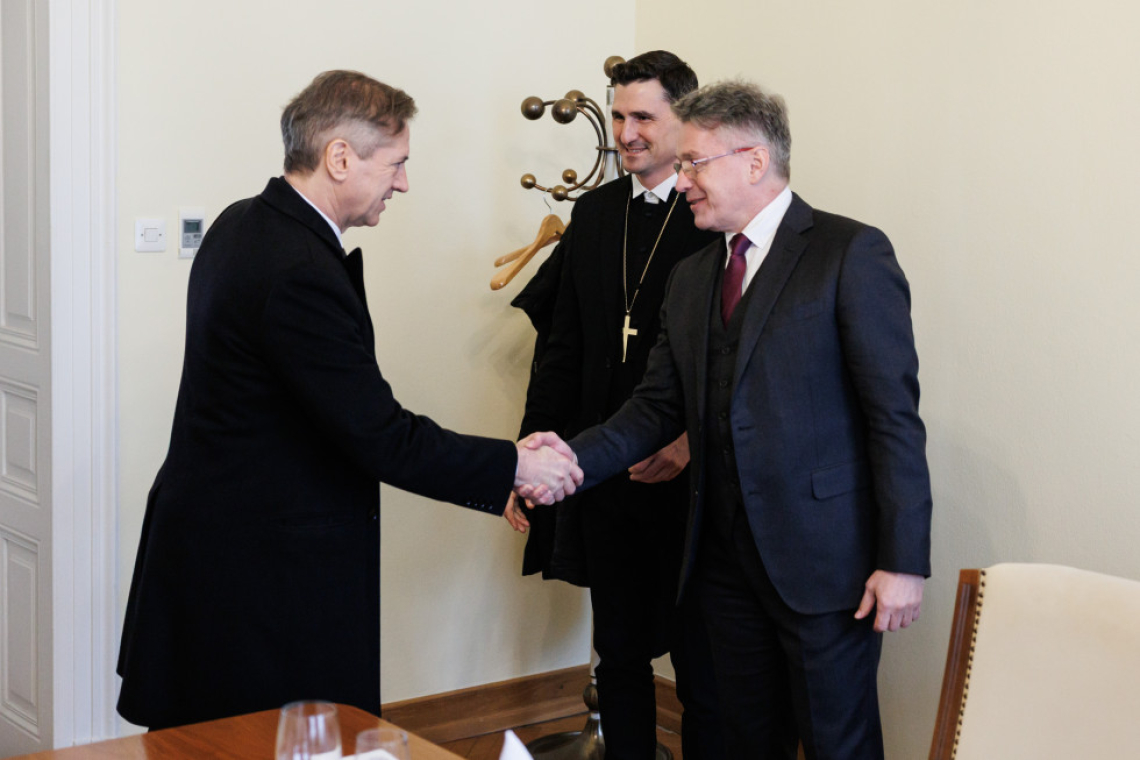 Premier dr. Golob je danes gostil evangeličanskega škofa