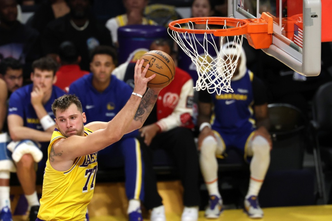 Luka Dončić s soigralci visoko klonili v Clevelandu 