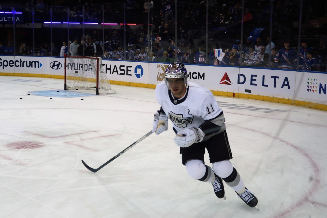 Kopitarja le še točka loči od rekorda kraljev v NHL 
