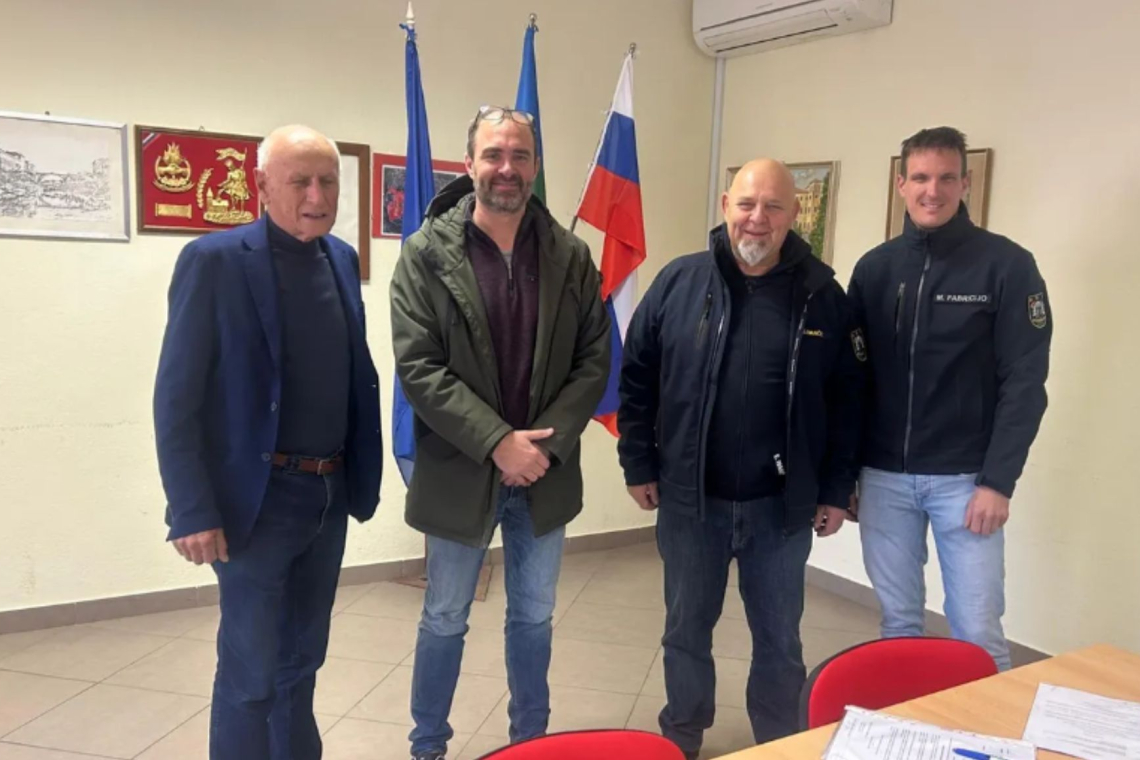 Na Dobrovem podpisali pogodbo za širitev gasilskega doma