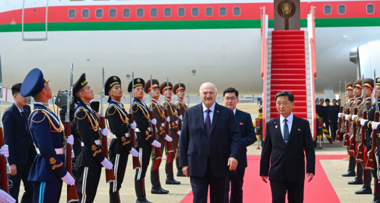 Lukašenko na prvem obisku v Severni Koreji