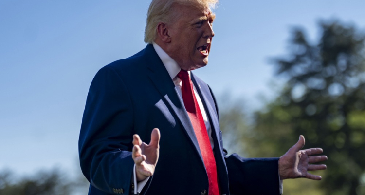 Trump grozi Kitajski s 50-odstotnimi carinami zaradi Irana