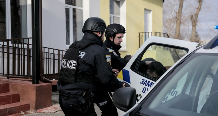 Strelski napad v Kijevu zahteval najmanj pet življenj