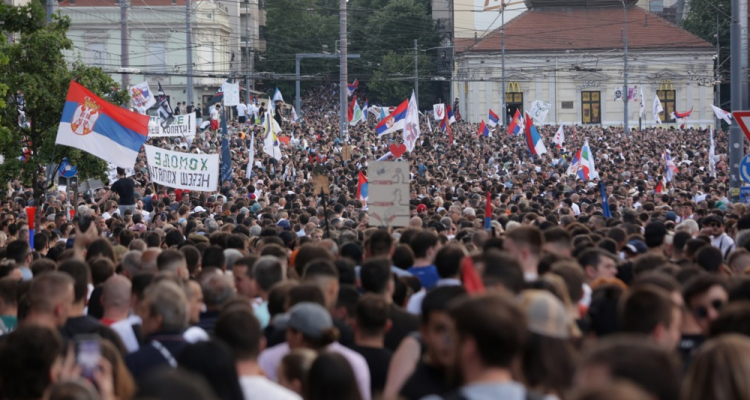 V Srbiji pred protestom ponovno ustavili ves železniški promet